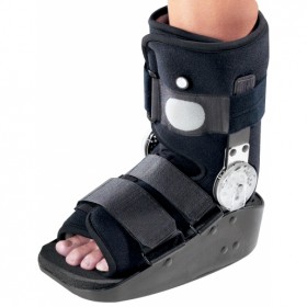 Donjoy Maxtrax Rom Air Walking Cast