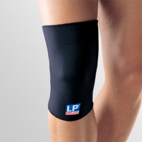 Knee support and braces with closed patella